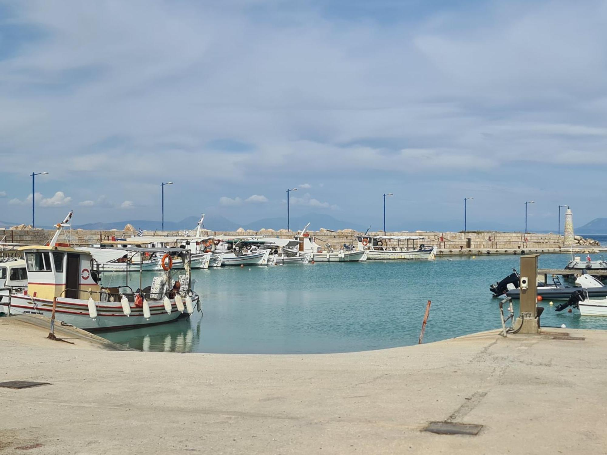 Seaside Apartment In Xilokastro - Thalassa Blue By Booking Kottas غزيلوكاسترون المظهر الخارجي الصورة